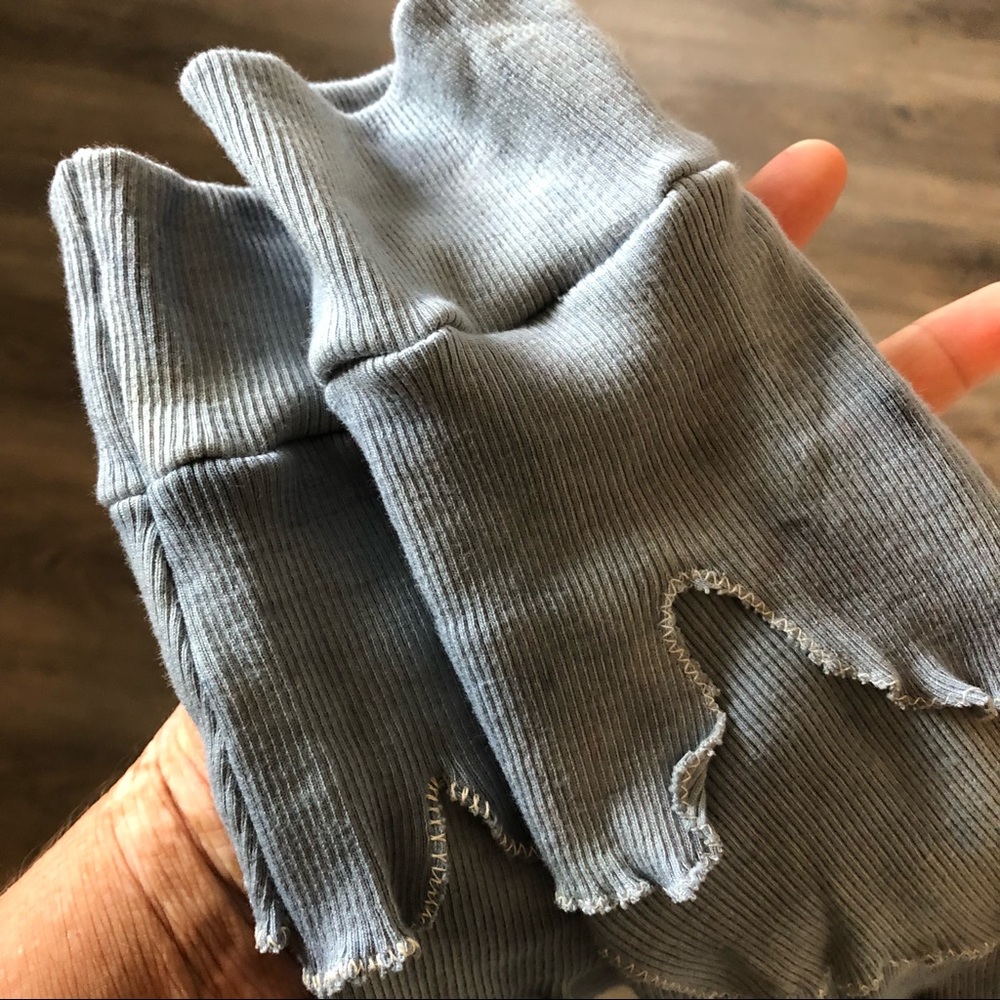 Handmade glovelets arm warmers with ruffles - Picture 3 of 16